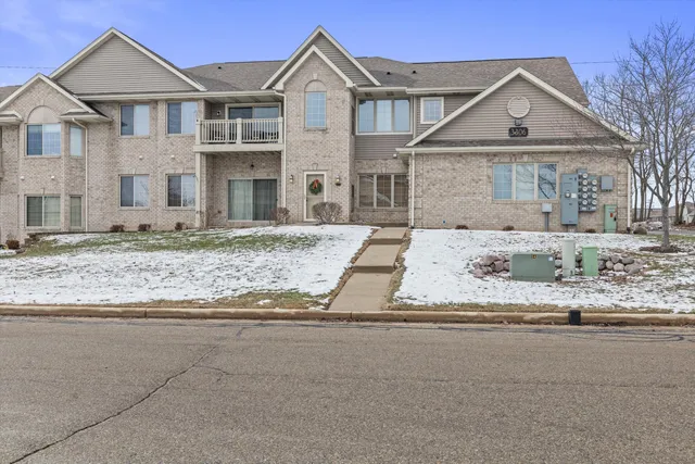$289,900 | 3306 55th Court, Unit 133, Kenosha, WI 53144