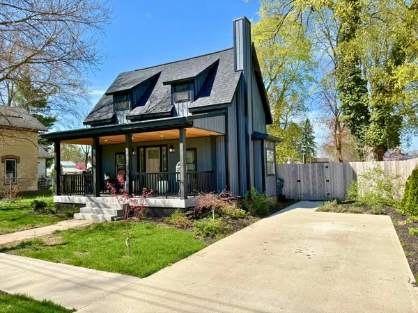 $259,900 | 212 West Cass Street, Bangor, MI 49013