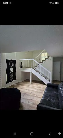 a view of livingroom with furniture