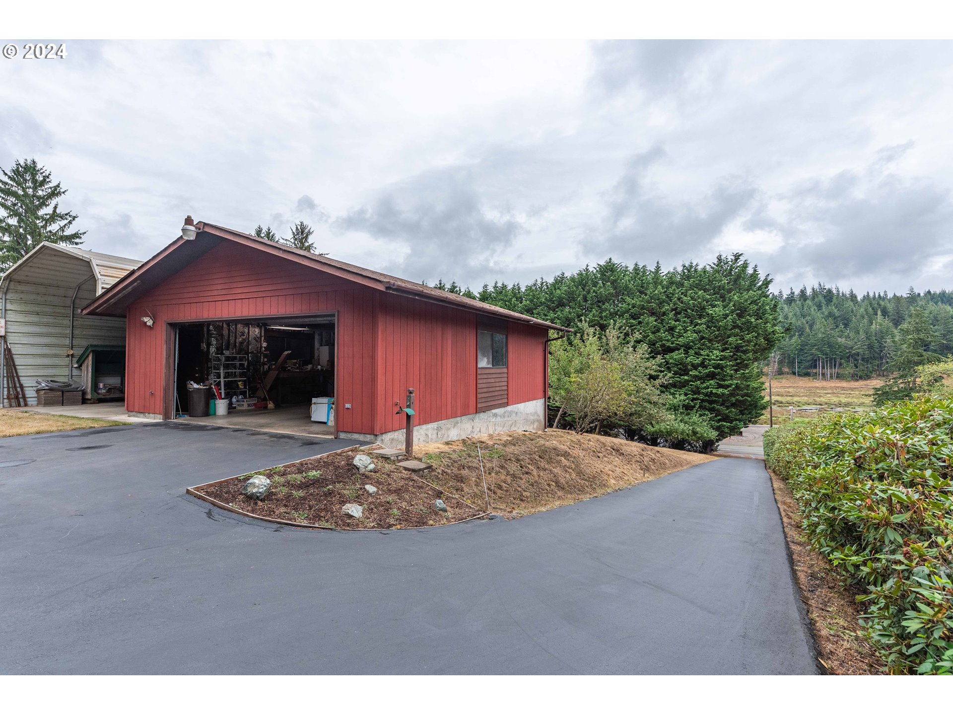 62100 Ross Inlet Road Coos Bay, OR 97420 - Photo 5 of 47 Gallery Image 5