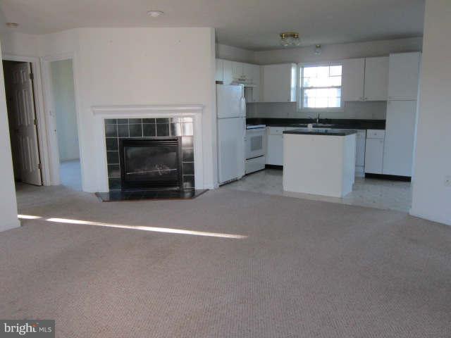 102 Michelle Drive Ranson, WV 25438 - Photo 4 of 11 Living Room