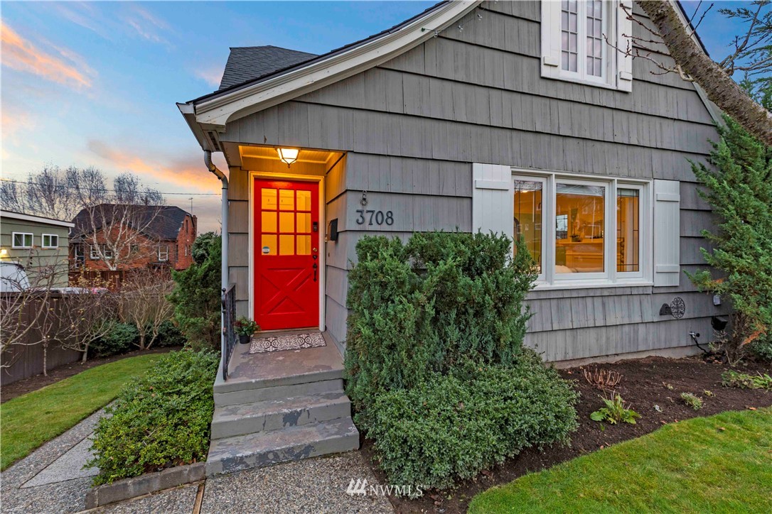 3708 36th Avenue Southwest Seattle, WA 98126 - Photo 1 of 31
