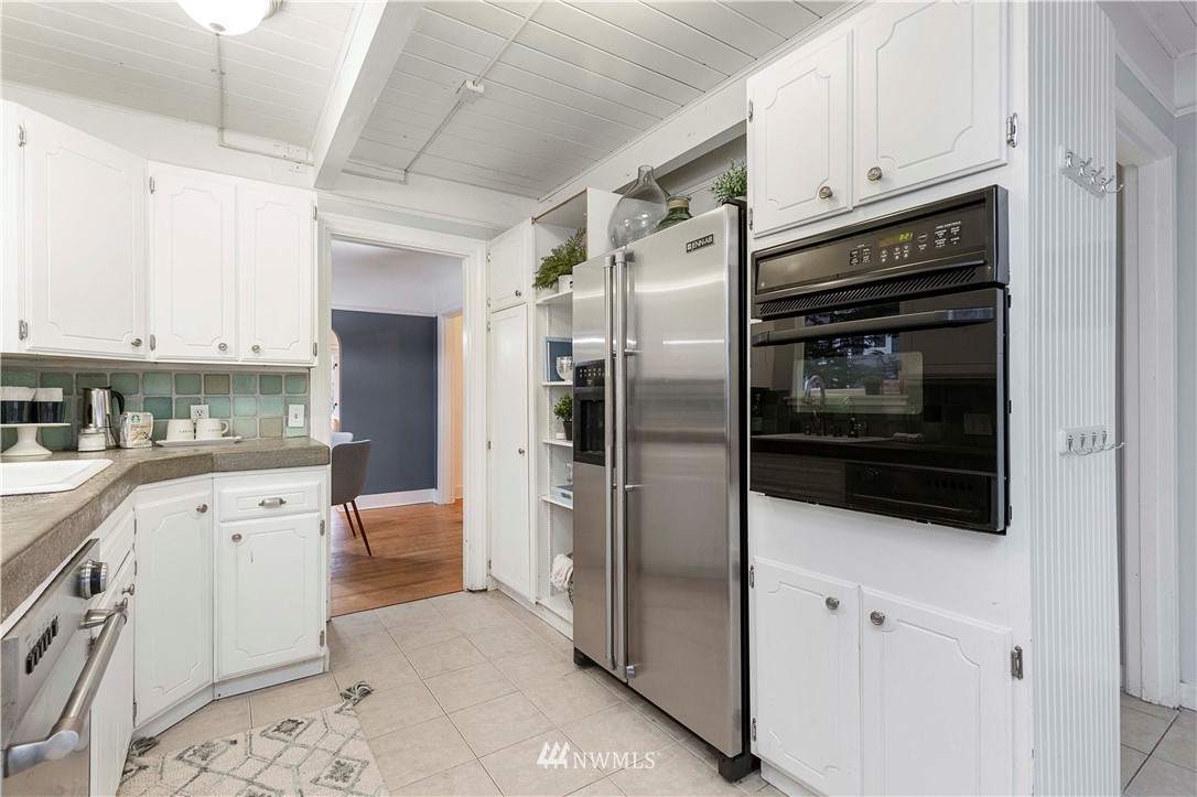 3708 36th Avenue Southwest Seattle, WA 98126 - Photo 11 of 31