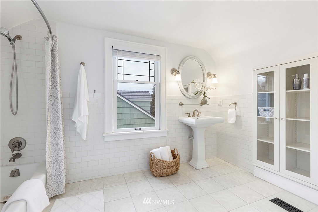3708 36th Avenue Southwest Seattle, WA 98126 - Photo 19 of 31