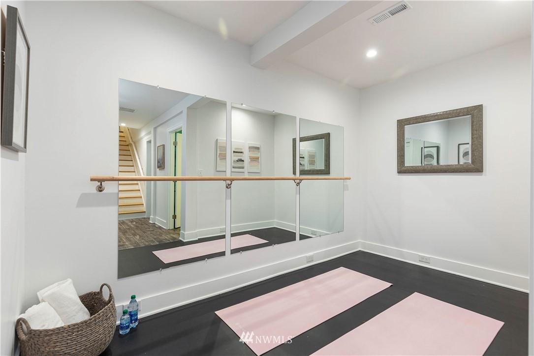 3708 36th Avenue Southwest Seattle, WA 98126 - Photo 25 of 31