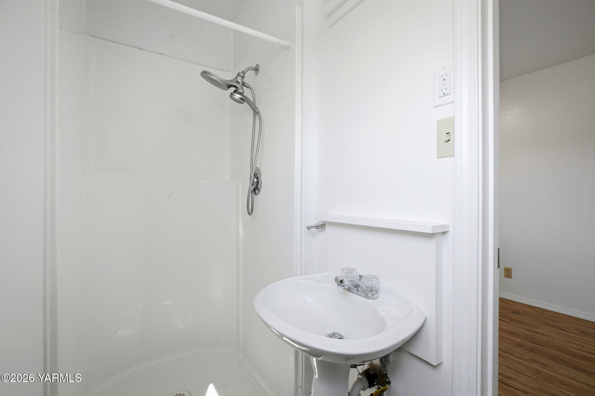 1660 Thompson Road Cowiche, WA 98923 - Photo 21 of 27 Bathroom
