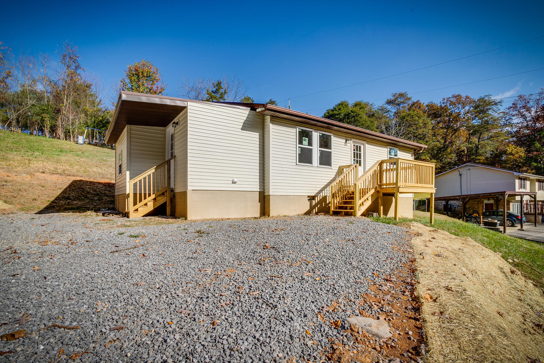 355 Tranbarger Road Church Hill, TN 37642 - Photo 3 of 32 003