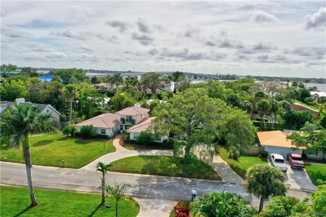 $1,140,000 | 5 Banyan Road, Stuart, FL 34996