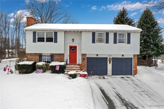 $289,900 | 5342 Ernest Road, Lockport Town, NY 14094