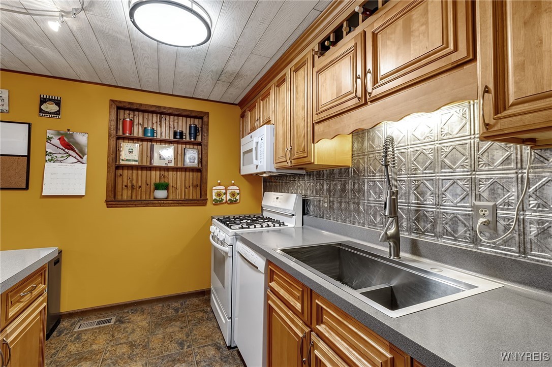 5342 Ernest Road Lockport Town, NY 14094 - Photo 14 of 50