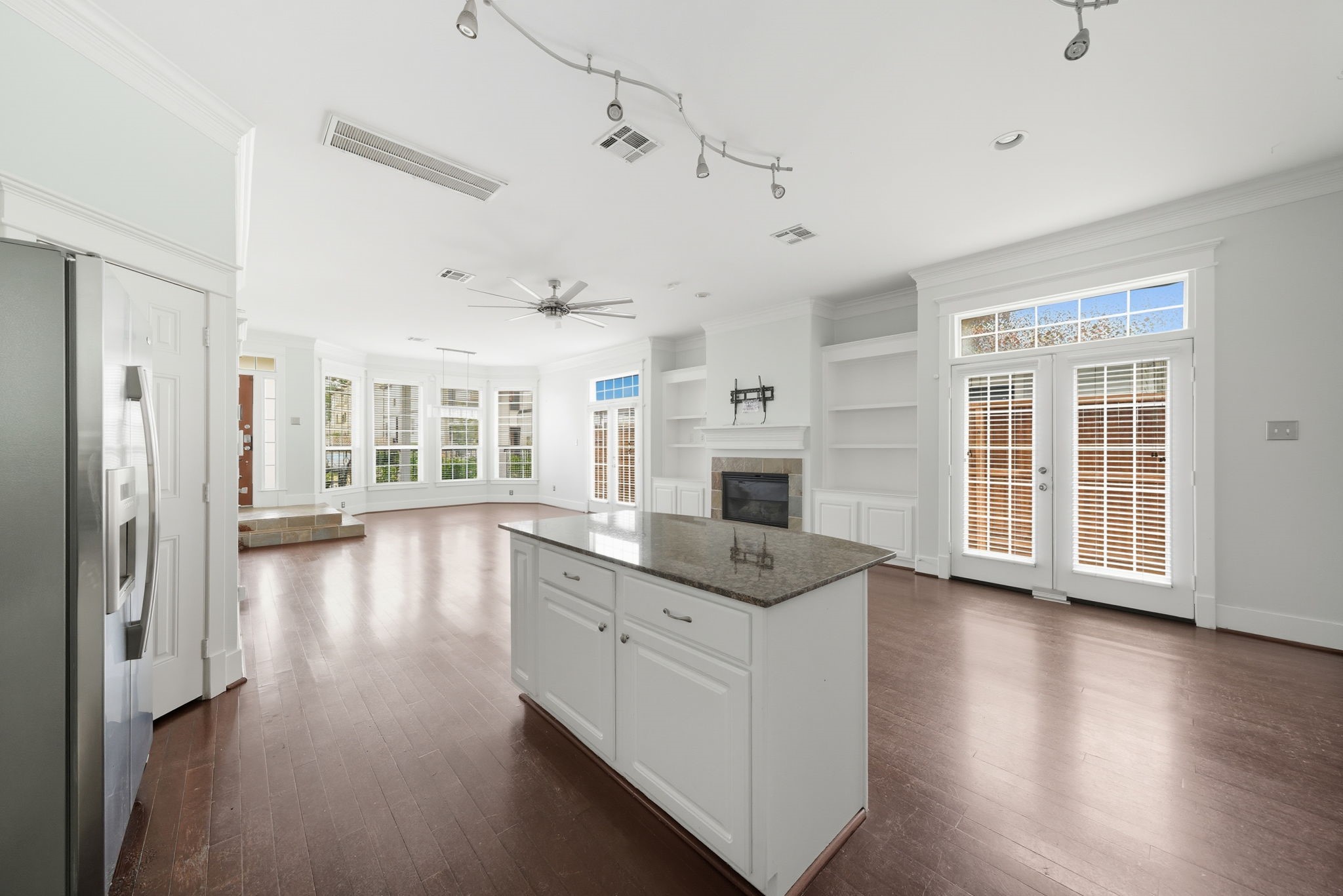 2111 Beall Street Houston, TX 77008 - Photo 12 of 24