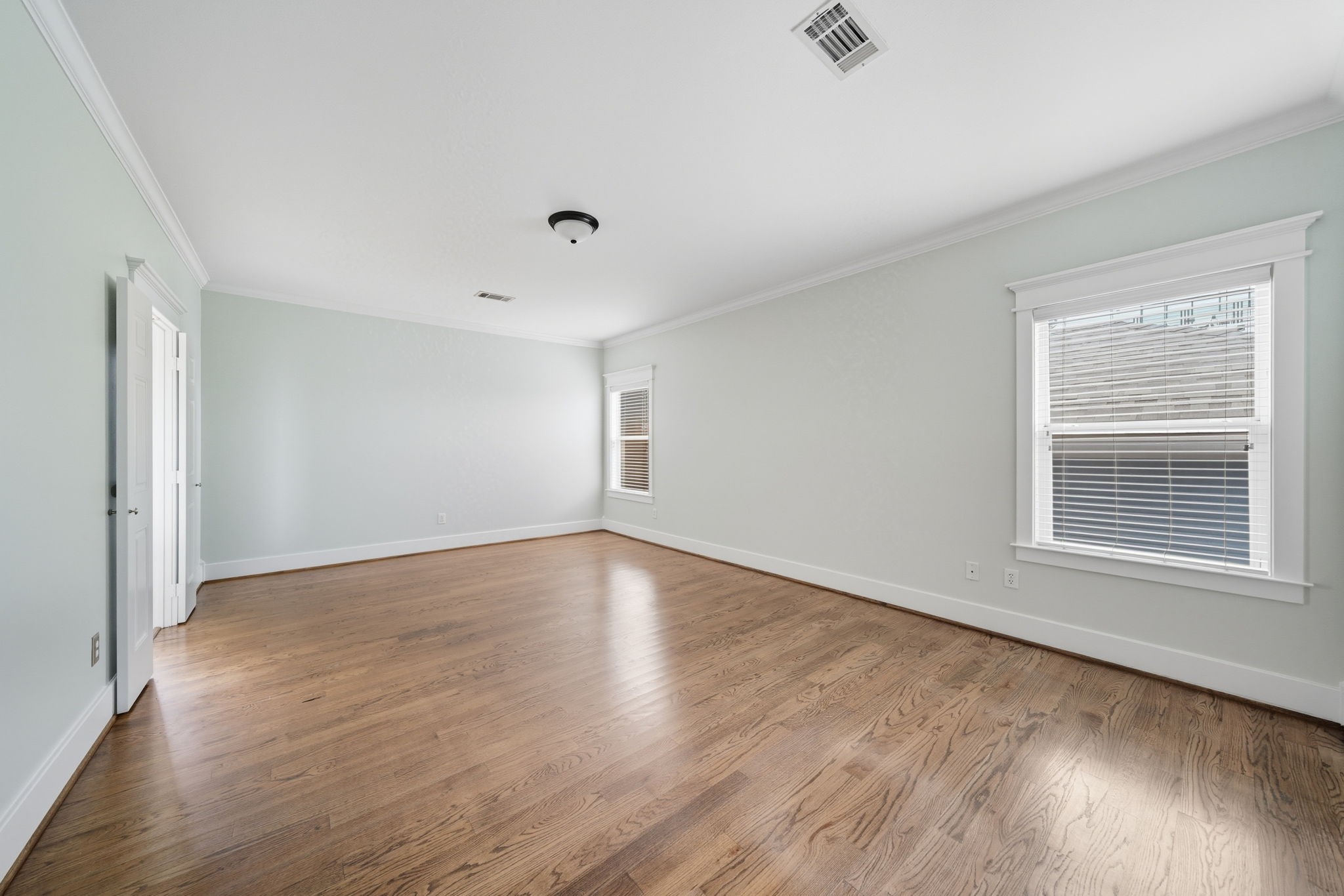 2111 Beall Street Houston, TX 77008 - Photo 14 of 24