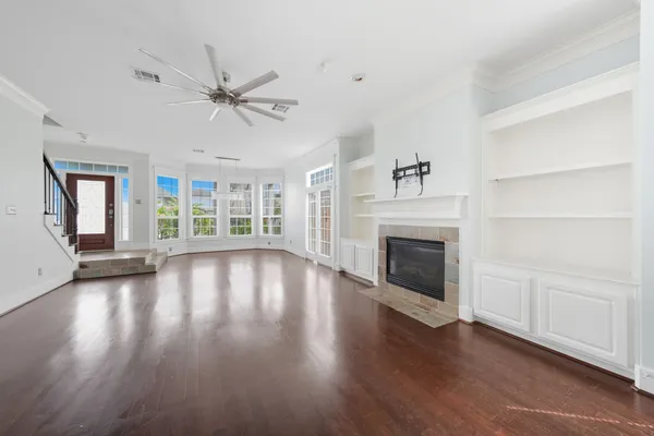 $3,600 | 2111 Beall Street, Houston, TX 77008