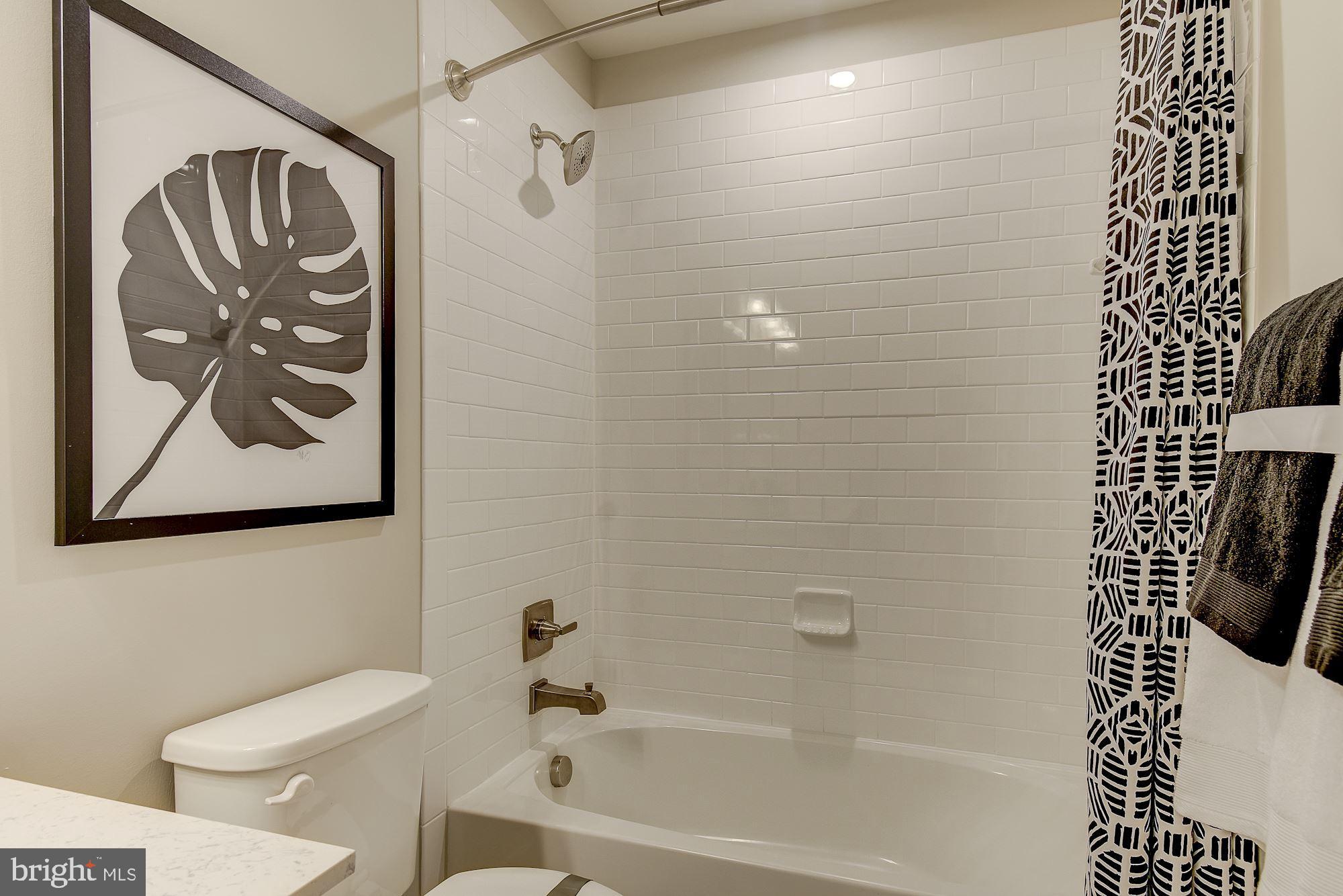 3916 Emory Ridge Road Brandywine, MD 20613 - Photo 17 of 22 BATHROOM - TUB/SHOWER COMBO