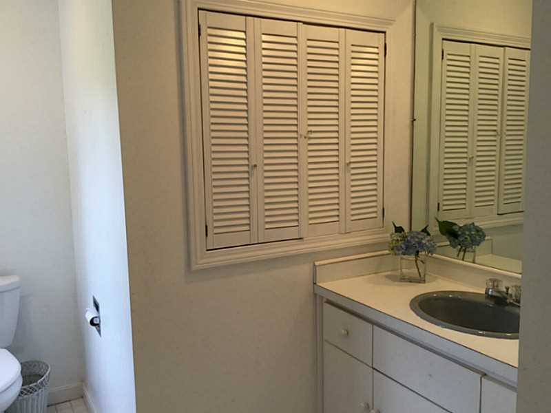 3 Camelback Way Westerly, RI 02891 - Photo 20 of 25 Bathroom.