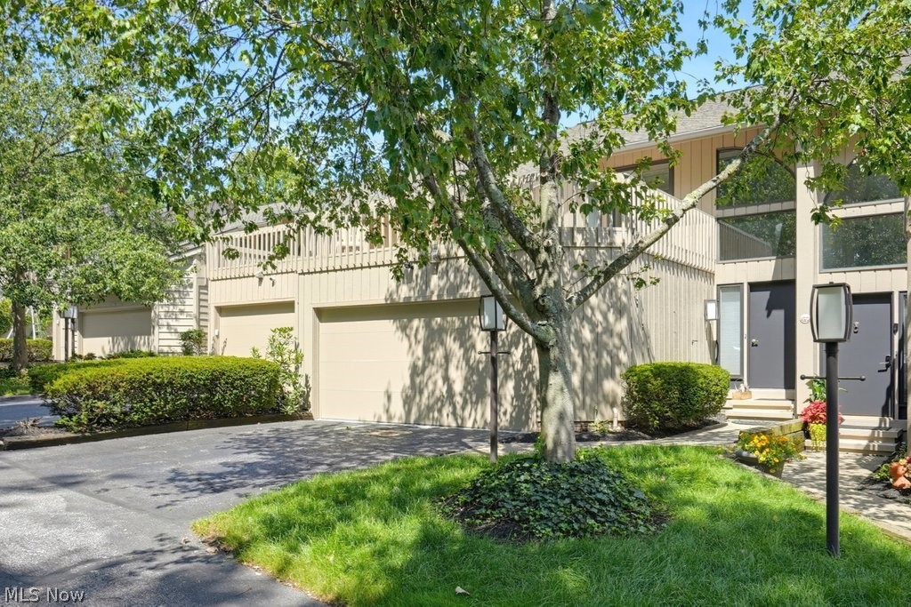5755 Som Center Road, Unit 8 Solon, OH 44139 - Photo 2 of 50 Gallery Image 2