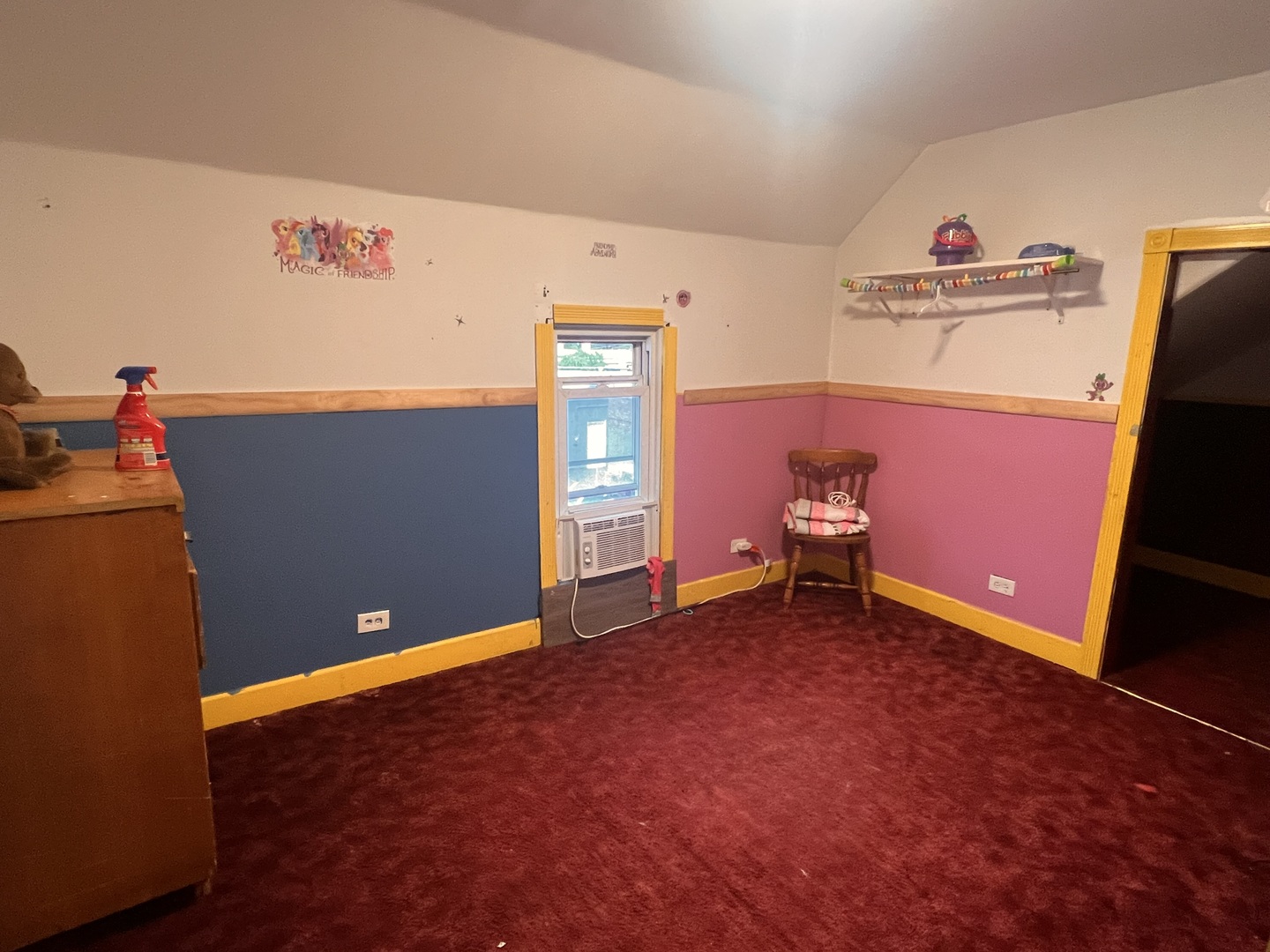 549 Congdon Avenue Elgin, IL 60120 - Photo 6 of 15 a view of livingroom with hardwood