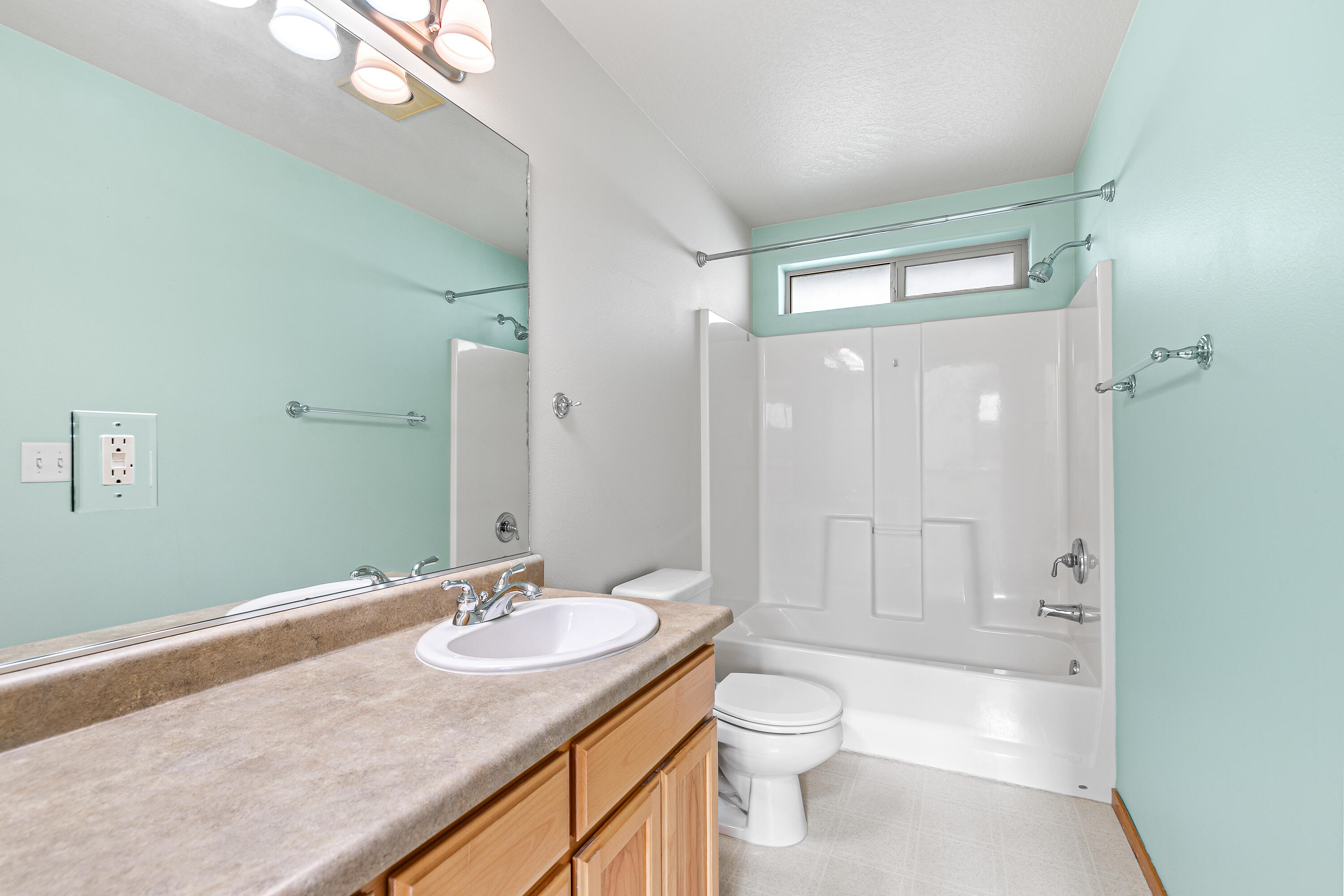 5 Logan Way Talent, OR 97540 - Photo 27 of 35 9R9A6339