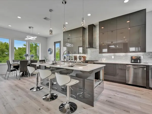 $694,900 | 129 White Oak Loop, Lufkin, TX 75901