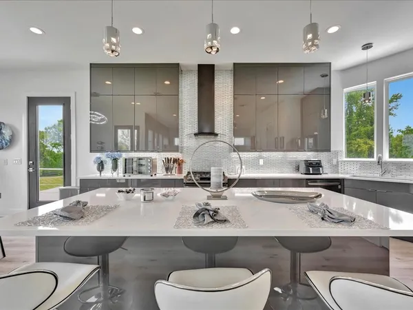 $694,900 | 129 White Oak Loop, Lufkin, TX 75901