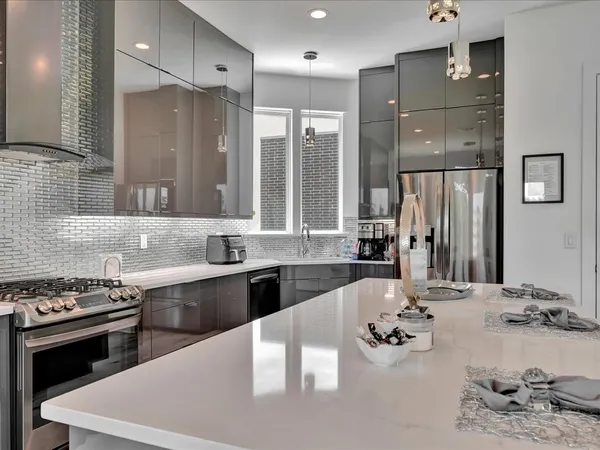 $694,900 | 129 White Oak Loop, Lufkin, TX 75901