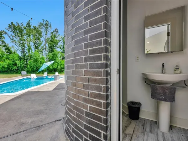 $694,900 | 129 White Oak Loop, Lufkin, TX 75901