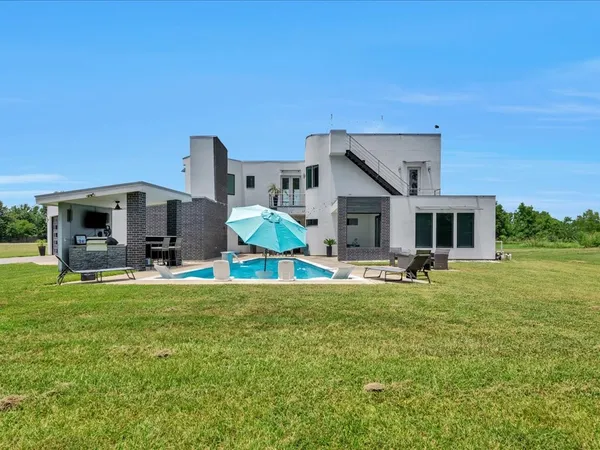 $694,900 | 129 White Oak Loop, Lufkin, TX 75901