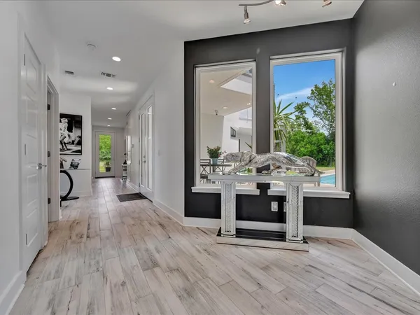 $694,900 | 129 White Oak Loop, Lufkin, TX 75901