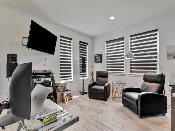 $694,900 | 129 White Oak Loop, Lufkin, TX 75901