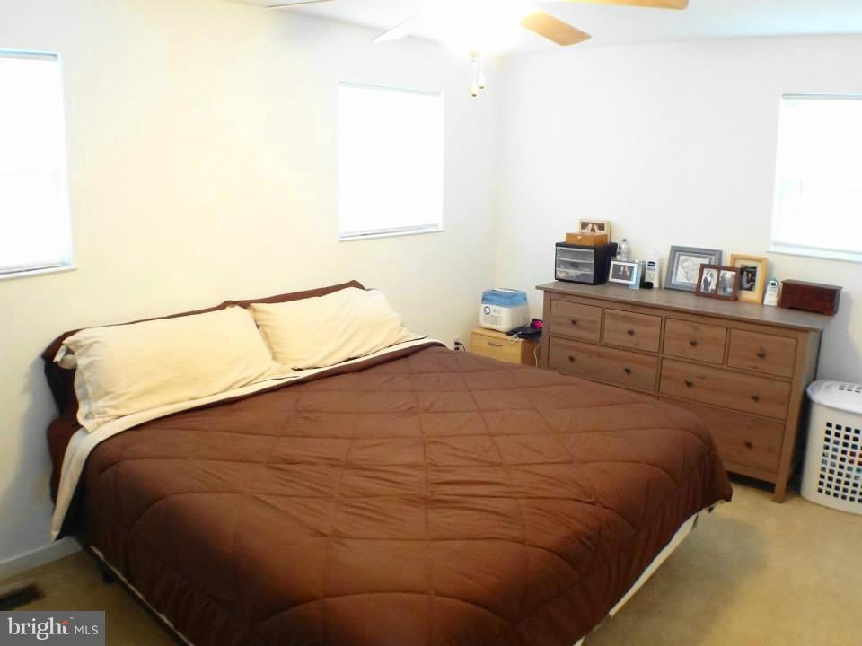Bedroom (Master)
