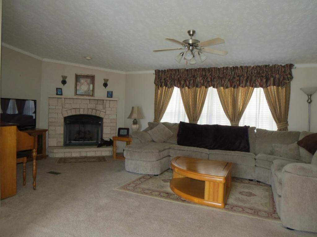 6542 B Gilliam Road Wise, VA 24293 - Photo 6 of 36 Living Room