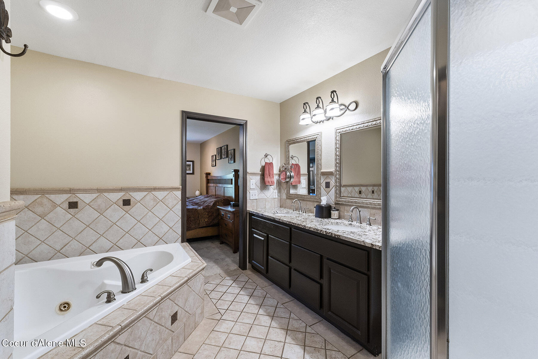 1456 West Longhorn Street Rathdrum, ID 83858 - Photo 16 of 36 Spa-Style Primary Bath