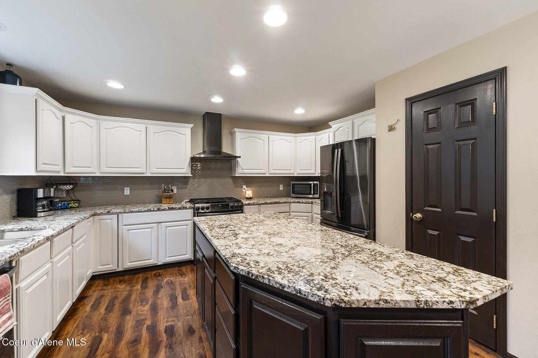 1456 West Longhorn Street Rathdrum, ID 83858 - Photo 7 of 36 Spacious Modern Kitchen