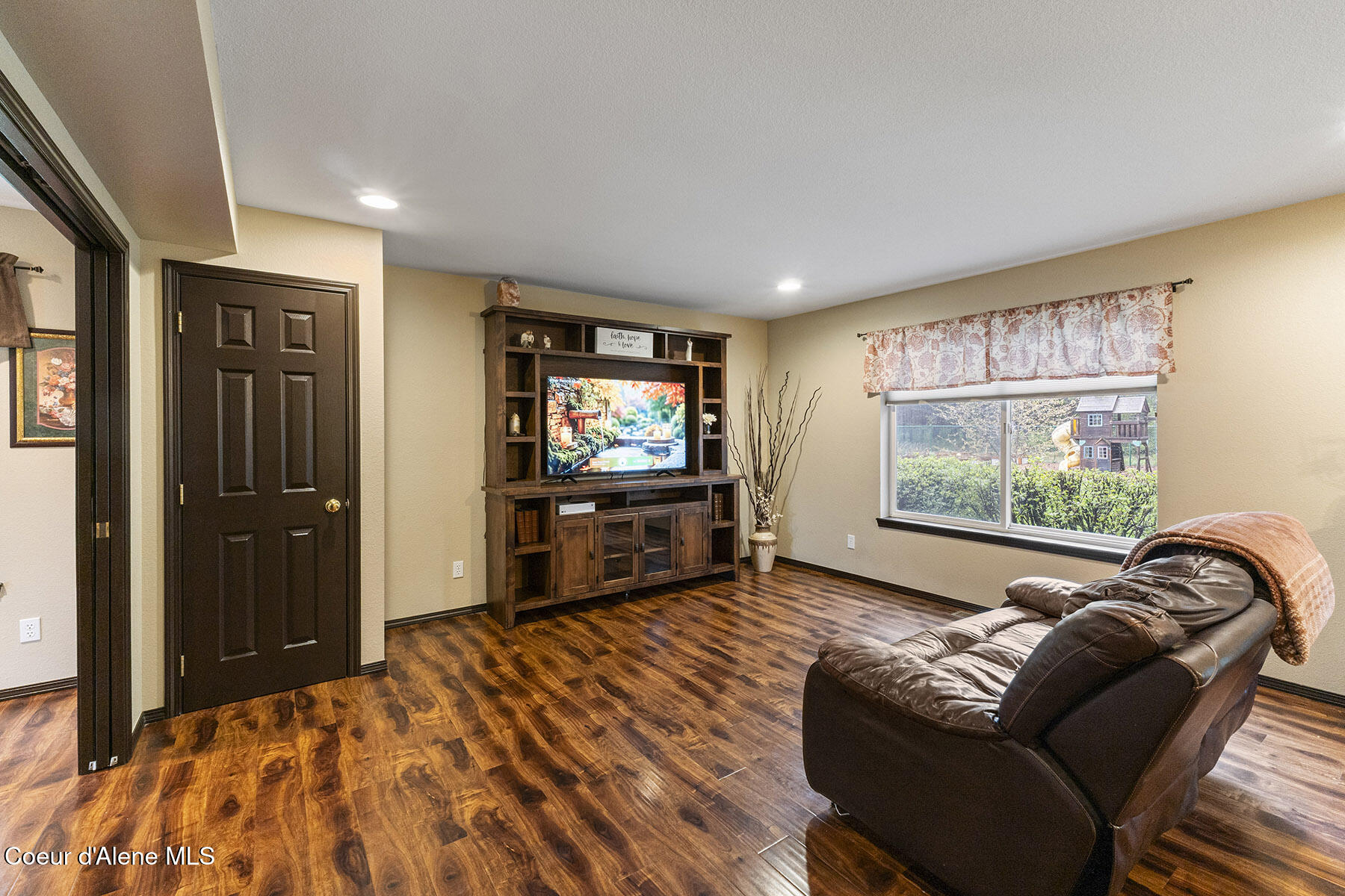 1456 West Longhorn Street Rathdrum, ID 83858 - Photo 10 of 36 Cozy Family Room