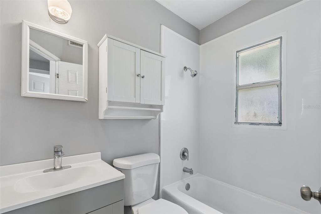 11136 104th Street Largo, FL 33773 - Photo 16 of 24