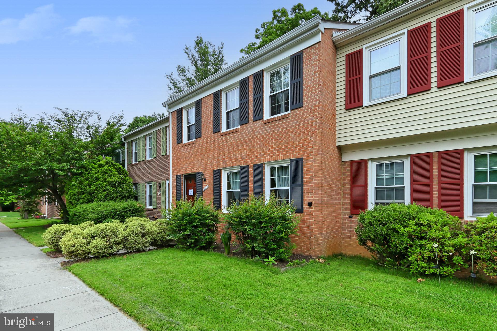 7734 Brandeis Way Springfield, VA 22153 - Photo 6 of 53 Now, let's take a tour