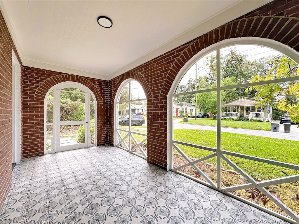 2057 Southampton Road Jacksonville, FL 32207 - Photo 7 of 42