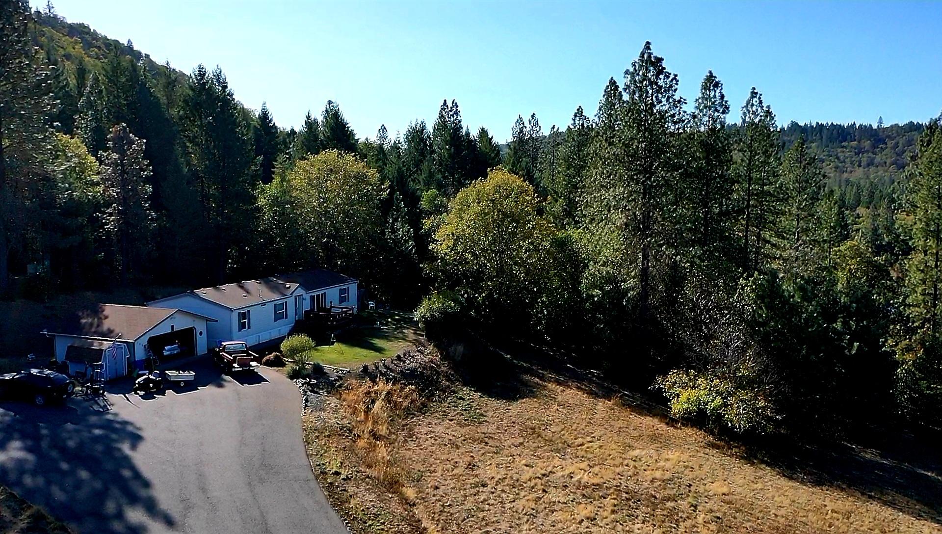 1525 Summit Loop Grants Pass, OR 97527 - Photo 2 of 31 2