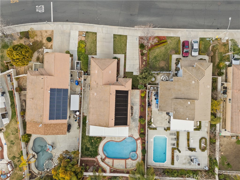 33411 Cam Piedra Rojo Temecula, CA 92592 - Photo 35 of 36 a living room with furniture and a rug