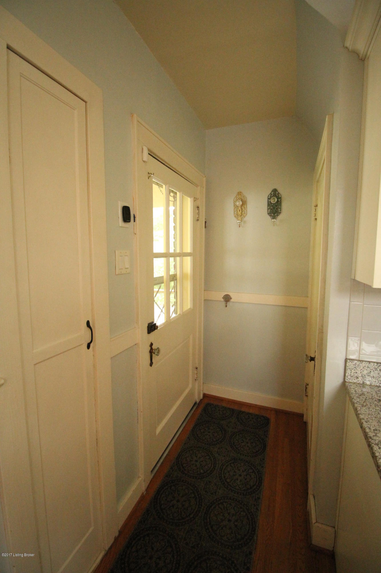 2319 Manchester Road Louisville, KY 40205 - Photo 14 of 40 14