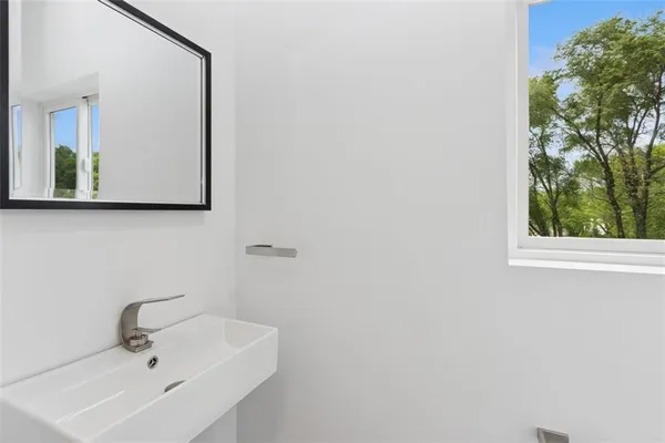 $549,950 | 10924 West 67th Street, Shawnee, KS 66203