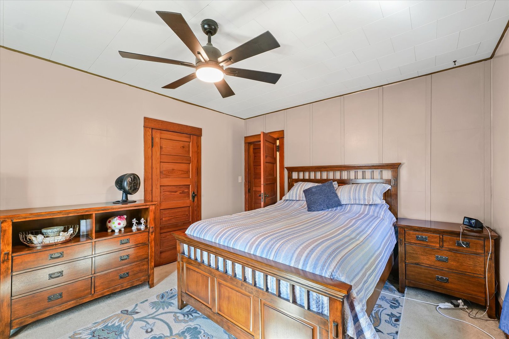 217 North Main Street Roberts, IL 60962 - Photo 22 of 36 a bedroom with a bed and a dresser