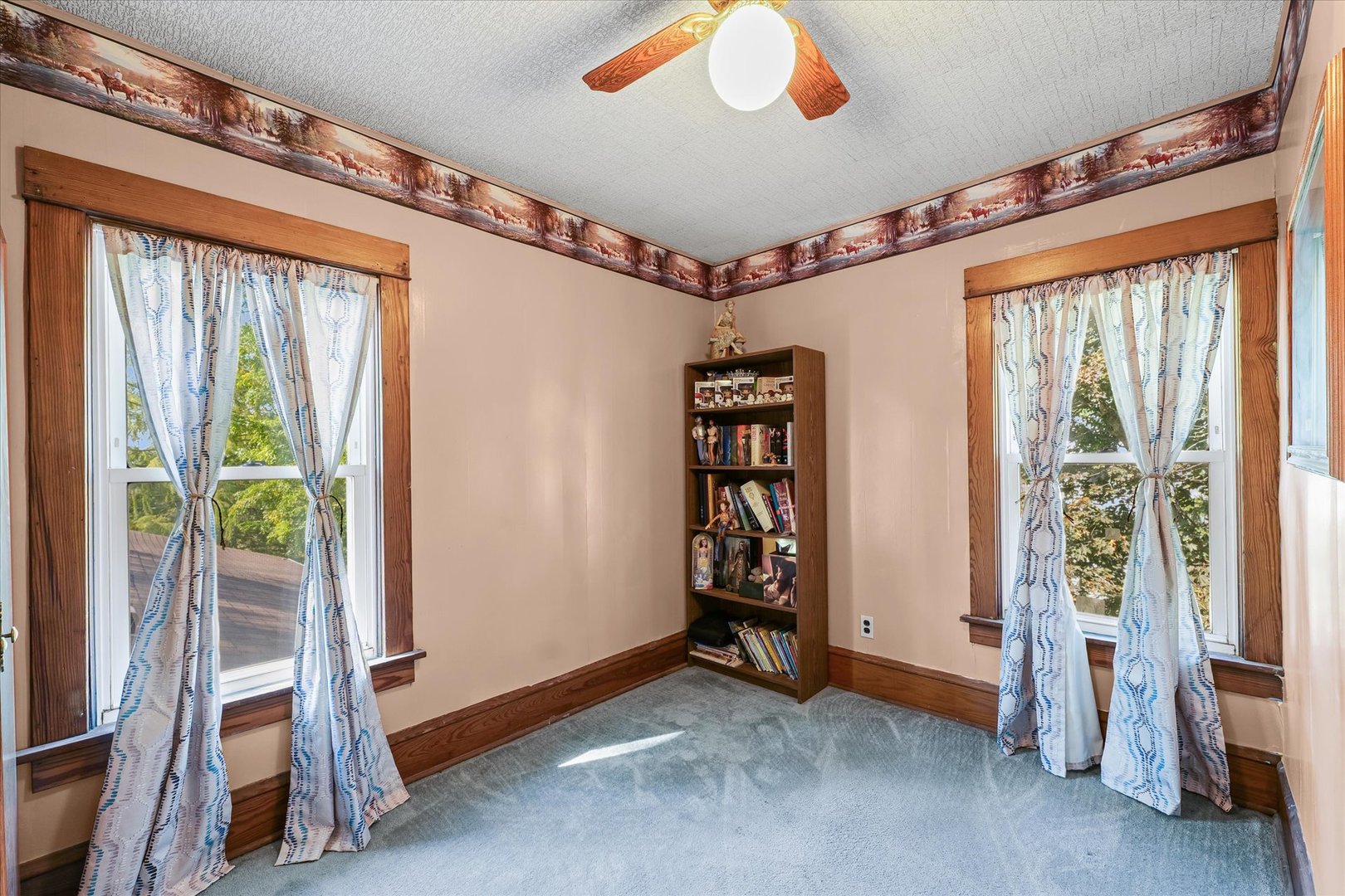 217 North Main Street Roberts, IL 60962 - Photo 25 of 36 an empty room with windows