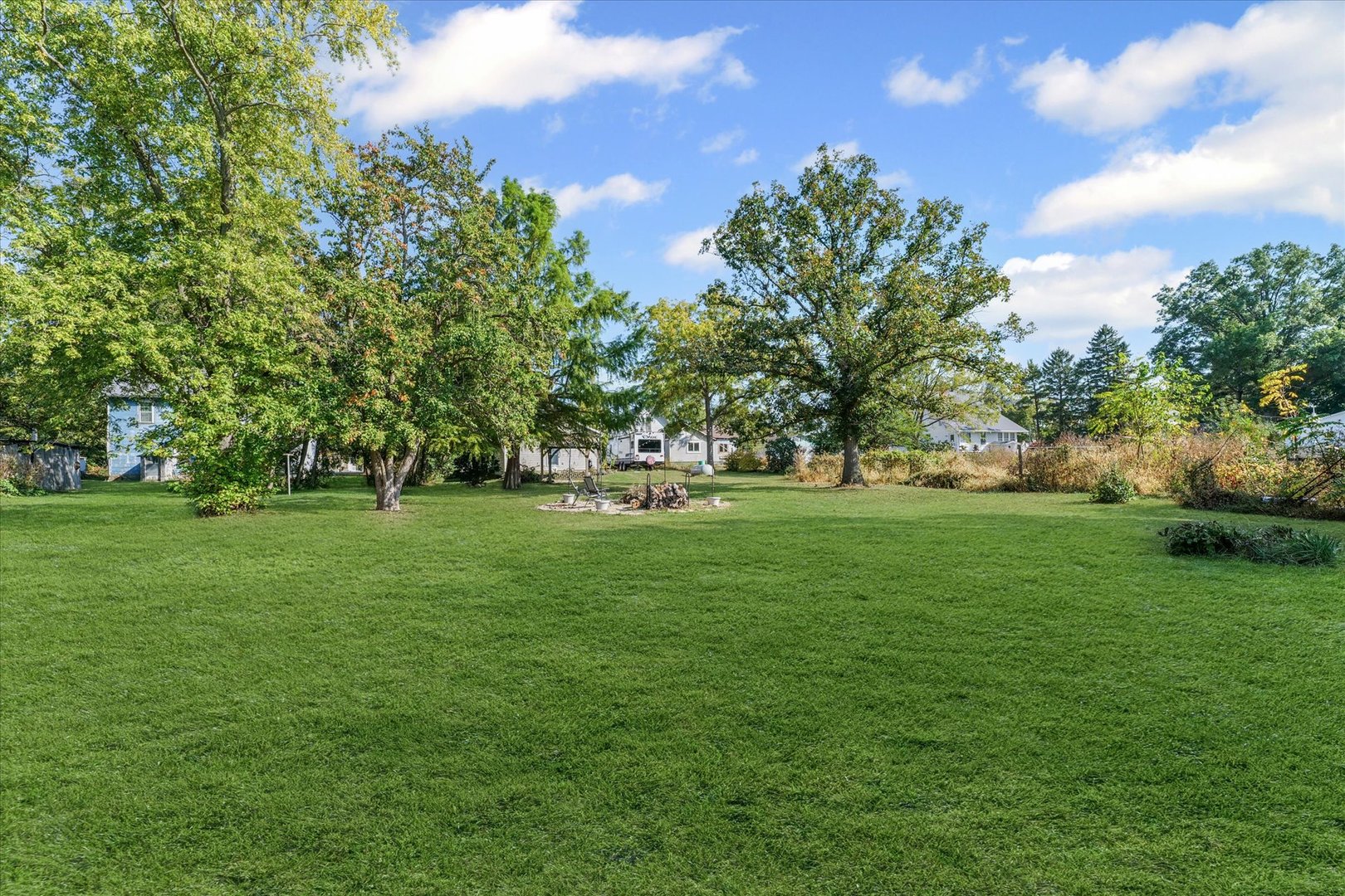 217 North Main Street Roberts, IL 60962 - Photo 35 of 36 a garden view