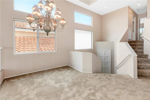 a view of a livingroom with window