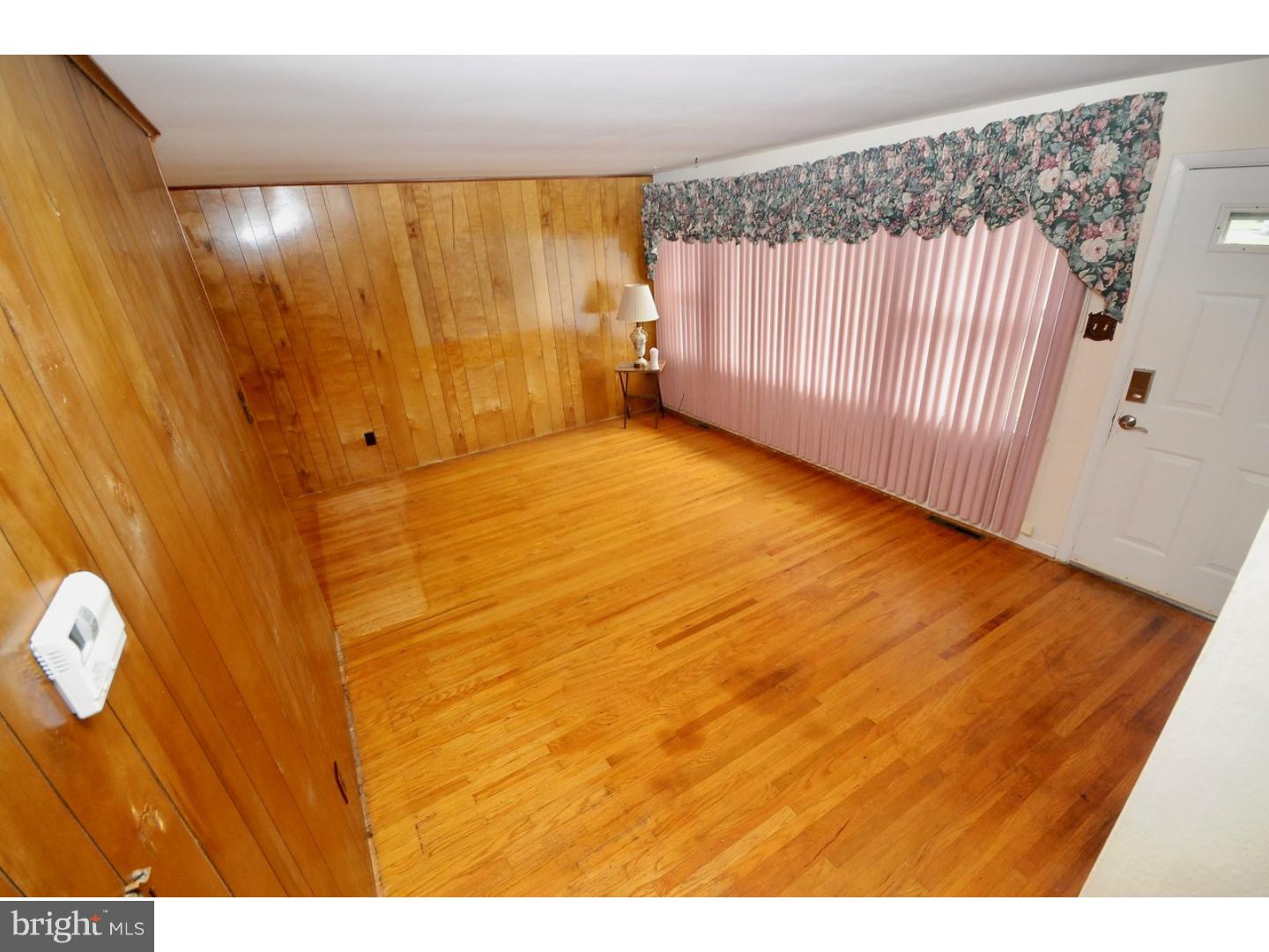 522 Westminster Road Wenonah, NJ 08090 - Photo 3 of 22 Living Room