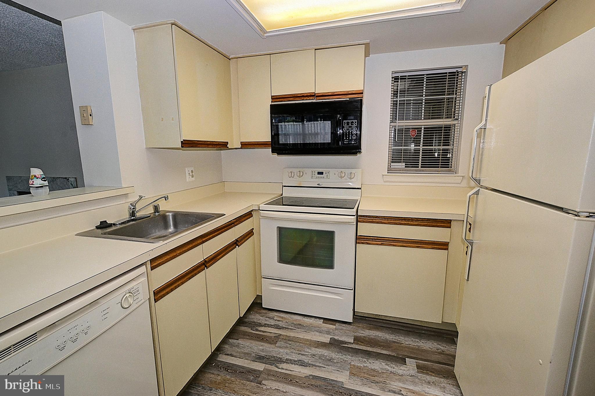 10401 Beacon Ridge Drive, Unit 101 Bowie, MD 20721 - Photo 6 of 14 Kitchen