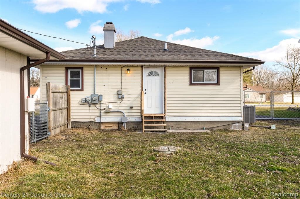 17528 Sumpter Road Belleville, MI 48111 - Photo 28 of 30