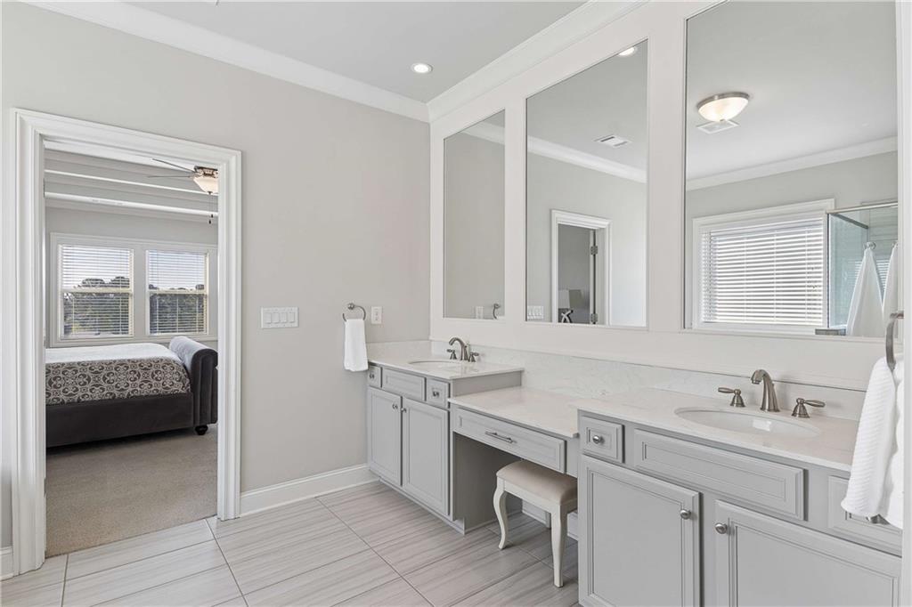319 Tarnbrook Chase Suwanee, GA 30024 - Photo 6 of 60