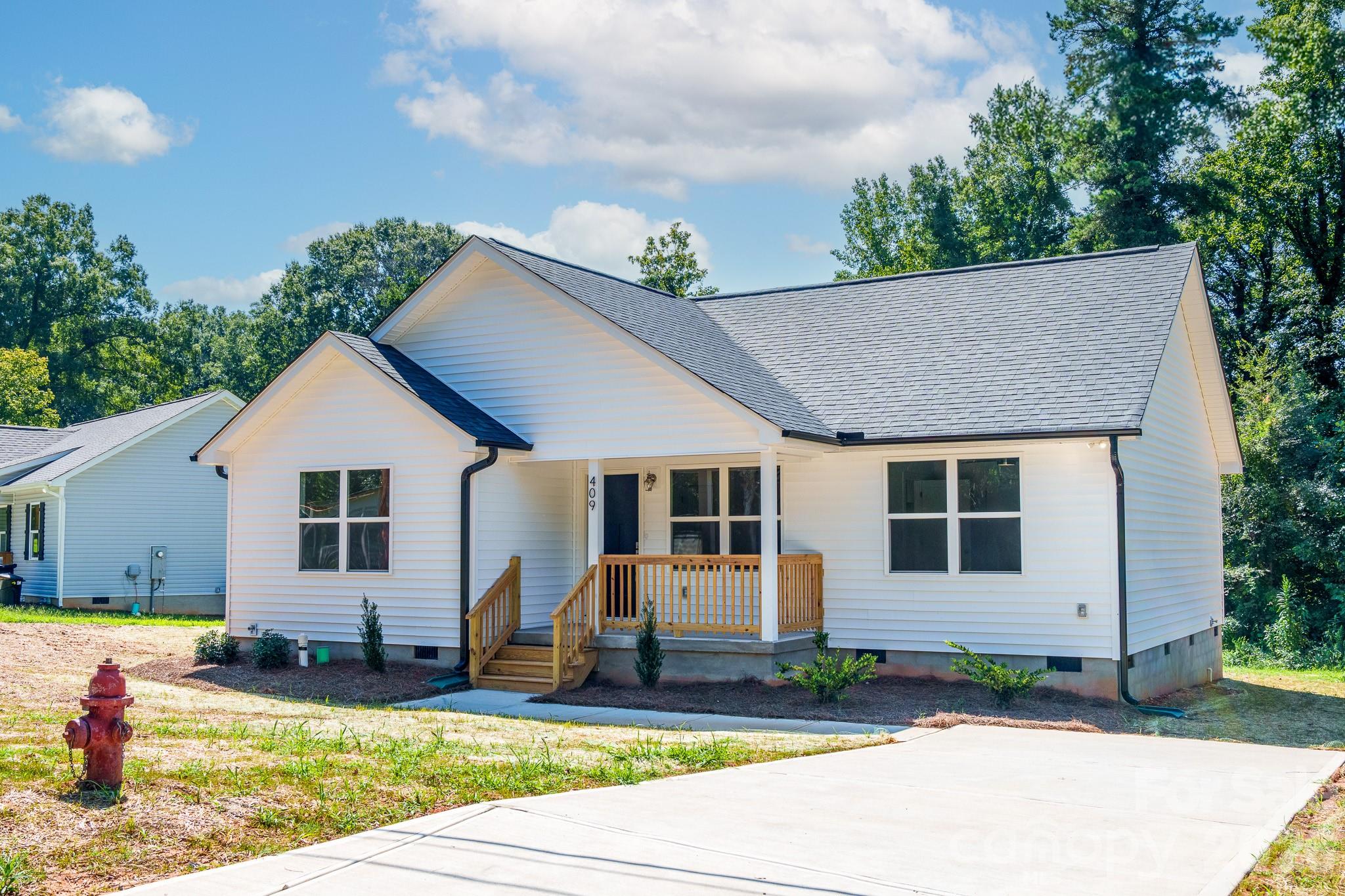 409 Queens Road Gastonia, NC 28052 - Photo 3 of 30 Gallery Image 3